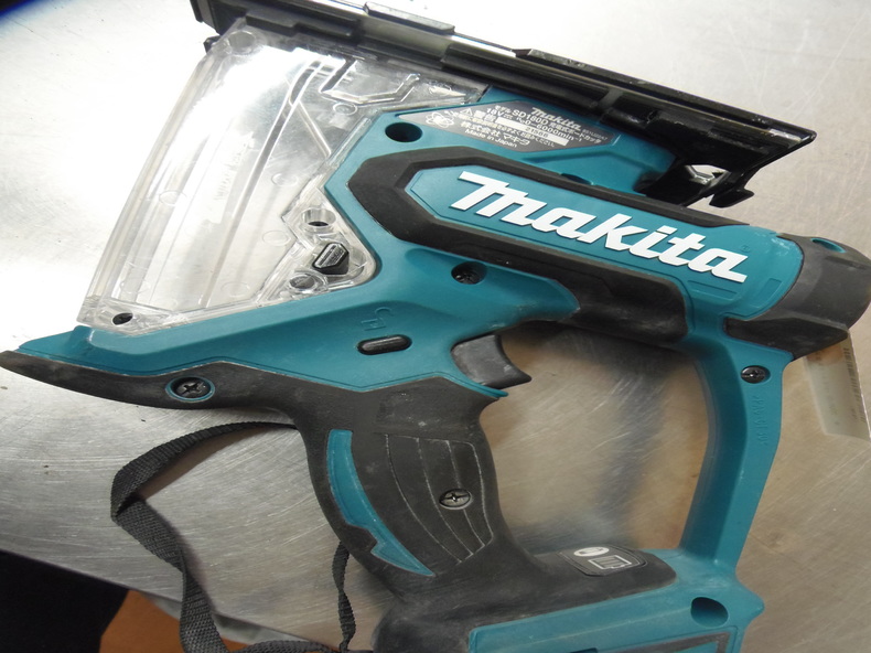 Makita - ☆中古品☆makita マキタ 18V 充電式ボードカッタ SD180D