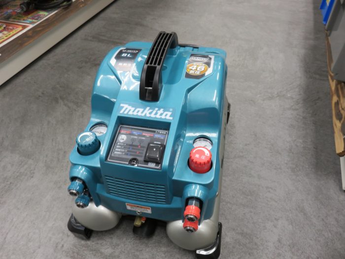 マキタ/makita エアコンプレッサー AC461XS】を買い取りました